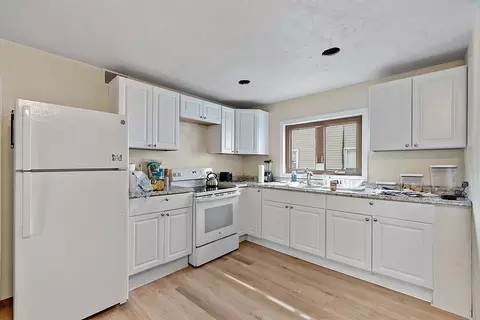 51 Wilson St, Worcester, MA 01604 photo 8