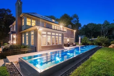 23 Blueberry Ln, Lexington, MA 02420