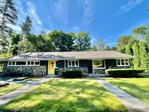 567 Salisbury St, Worcester, MA 01609
