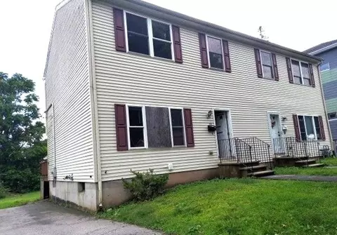 29 Standish St # A, Worcester, MA 01604