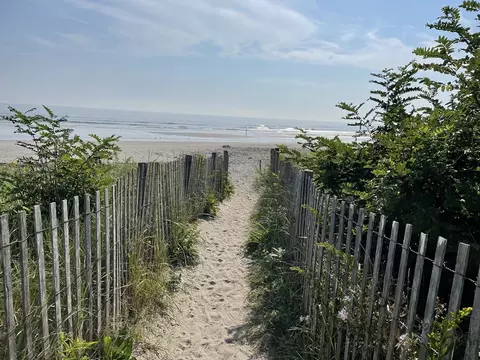 63 H St, Hull, MA 02045 photo 2