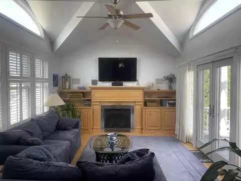 63 H St, Hull, MA 02045 photo 3