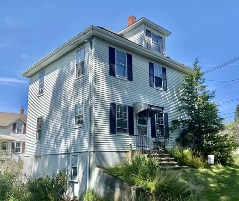 52 Railroad Ave, Taunton, MA 02780