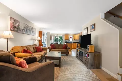 73 Grew Ave #B, Roslindale, MA 02131