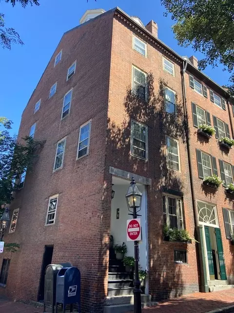 65 Pinckney #2, Boston, MA 02114
