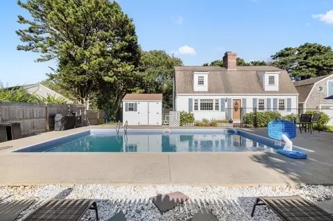 102 Williston Rd, Bourne, MA 02562 photo 3