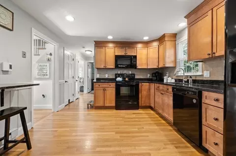 102 Williston Rd, Bourne, MA 02562 photo 13