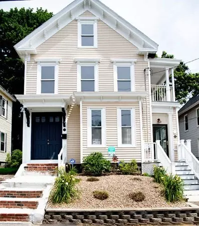 43 Methuen St, Lowell, MA 01850