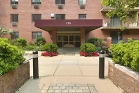 135 Pleasant St #104, Brookline, MA 02446