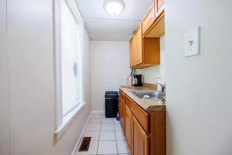 47 Everard St, Worcester, MA 01605 photo 5