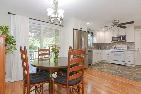 31 Pleasant St, Upton, MA 01568 photo 6