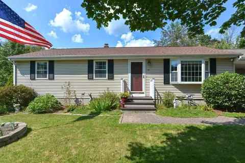 31 Pleasant St, Upton, MA 01568 photo 1