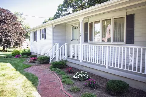 106 Lawrence Rd, Chicopee, MA 01013 photo 4
