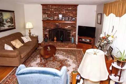 106 Lawrence Rd, Chicopee, MA 01013 photo 14