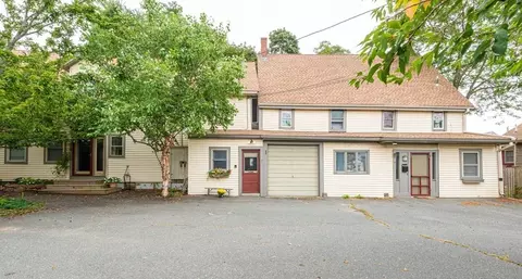 14 Pine St, Gloucester, MA 01930 photo 2
