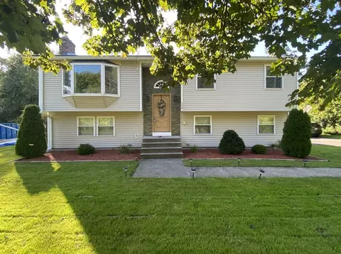 250 S West St, Agawam, MA 01030