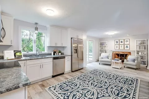 9 Sheepmeadow Ln, Sandwich, MA 02563