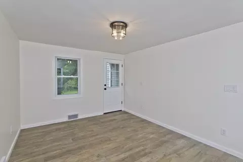 5 Ely Ave, West Springfield, MA 01089 photo 4