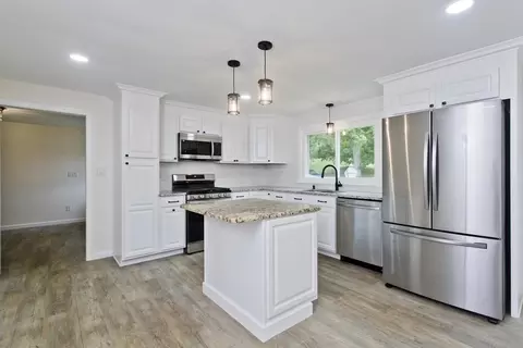 5 Ely Ave, West Springfield, MA 01089 photo 9
