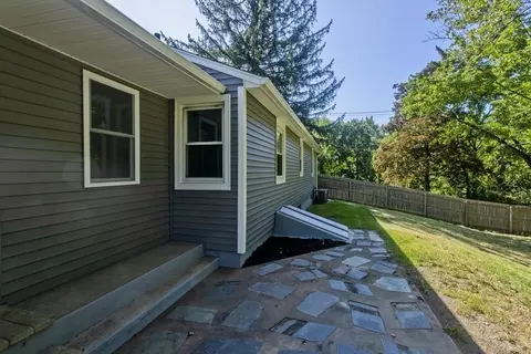 5 Ely Ave, West Springfield, MA 01089 photo 32