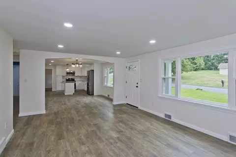 5 Ely Ave, West Springfield, MA 01089 photo 13