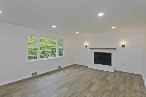 5 Ely Ave, West Springfield, MA 01089 photo 17