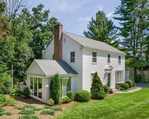 22 Chiltern Hill Dr, Worcester, MA 01602