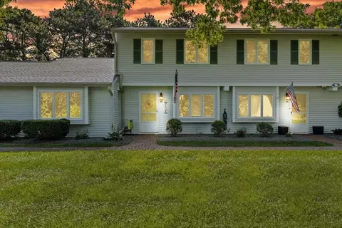 174 Lowell Rd #46, Mashpee, MA 02649