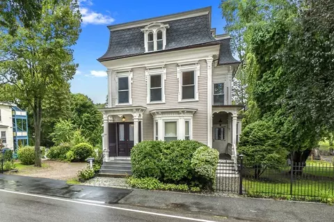 28 County St #2, Ipswich, MA 01938
