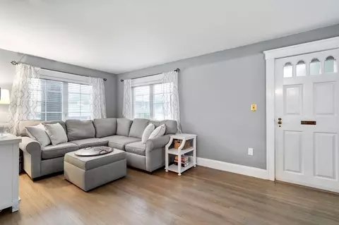 28 Mathaurs St, Milton, MA 02186 photo 4