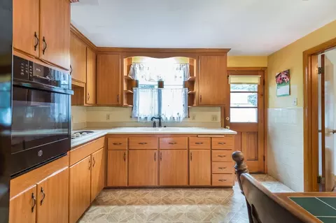 32 Mitchell Ln, Wakefield, MA 01880 photo 11