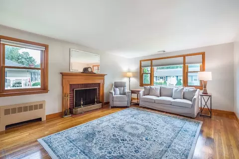 32 Mitchell Ln, Wakefield, MA 01880 photo 6