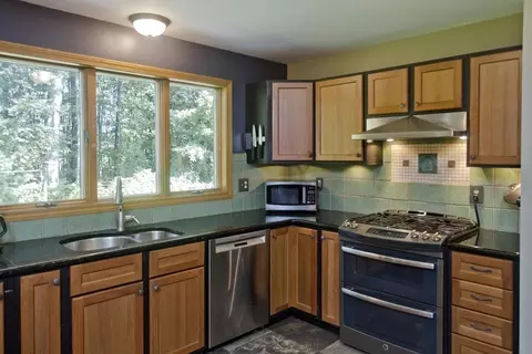 2 Pine Hill Rd, Easthampton, MA 01027 photo 16