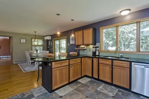 2 Pine Hill Rd, Easthampton, MA 01027 photo 14