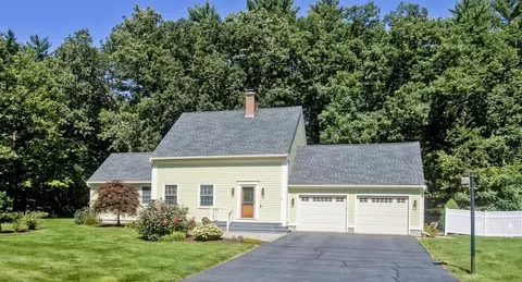 2 Pine Hill Rd, Easthampton, MA 01027 photo 3