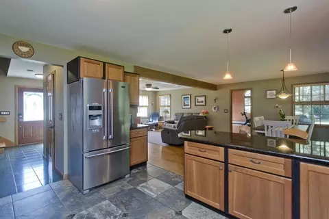 2 Pine Hill Rd, Easthampton, MA 01027 photo 18