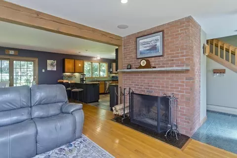 2 Pine Hill Rd, Easthampton, MA 01027 photo 9