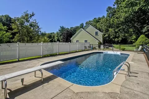 2 Pine Hill Rd, Easthampton, MA 01027 photo 40