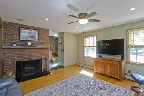 2 Pine Hill Rd, Easthampton, MA 01027 photo 8