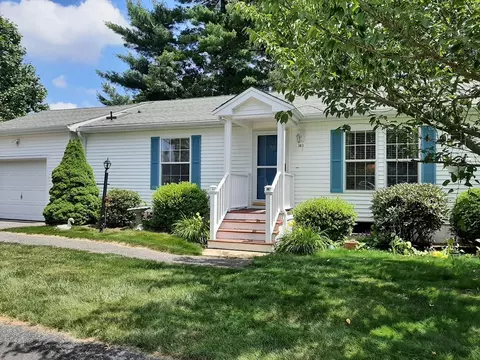 303 Green St, Middleboro, MA 02346