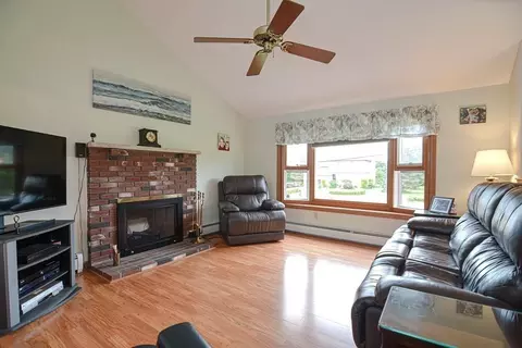 232 Leonard St, Acushnet, MA 02743 photo 4