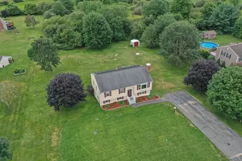 232 Leonard St, Acushnet, MA 02743 photo 2