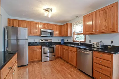232 Leonard St, Acushnet, MA 02743 photo 9