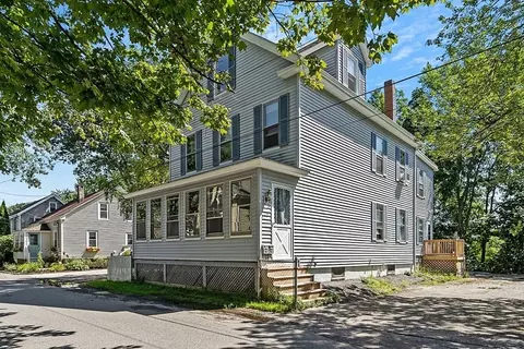29 Field St, Amesbury, MA 01913