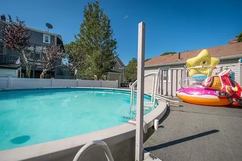 11 Green St, Gloucester, MA 01930 photo 6