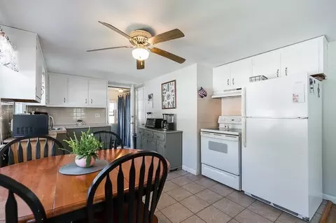 11 Green St, Gloucester, MA 01930 photo 12