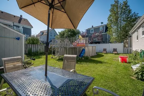 11 Green St, Gloucester, MA 01930 photo 4