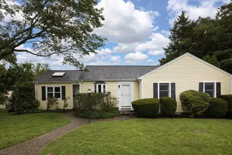 34 Pond St, Needham, MA 02492