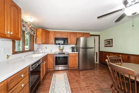25 Valley Rd, Dover, MA 02030 photo 5