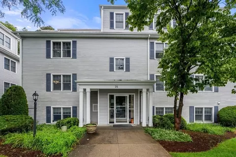 26 Webb Pl #1A, Mansfield, MA 02048